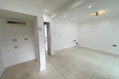 3 bedroom semi-detached house to rent, Stanway Road, Shirley, Solihull
