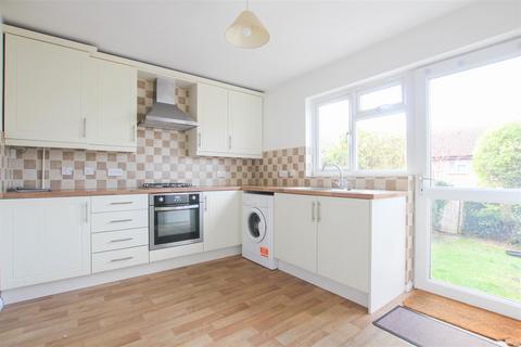 2 bedroom terraced house to rent, Doddenhill Close, Saffron Walden CB10