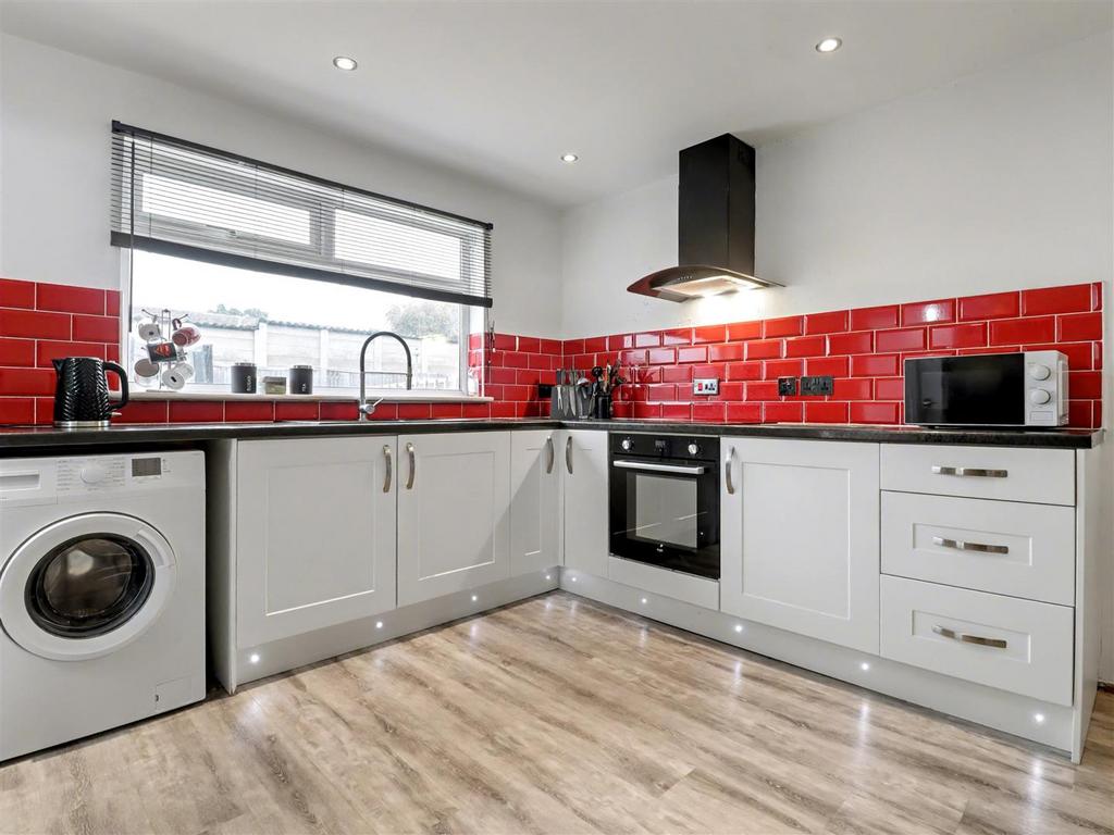 Kitchen/breakfast/dining
