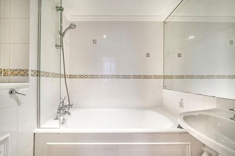 1 bedroom flat to rent, Cornwall Gardens, London SW7