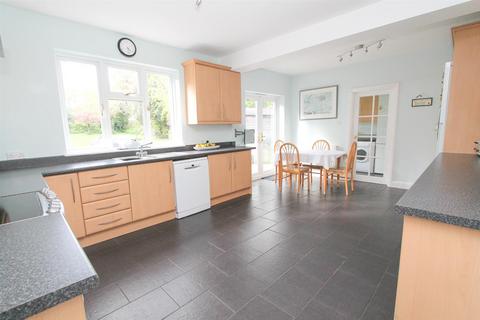 undefined, Banstead Road South, Sutton SM2
