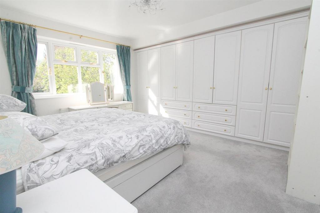 Bed 1.jpg