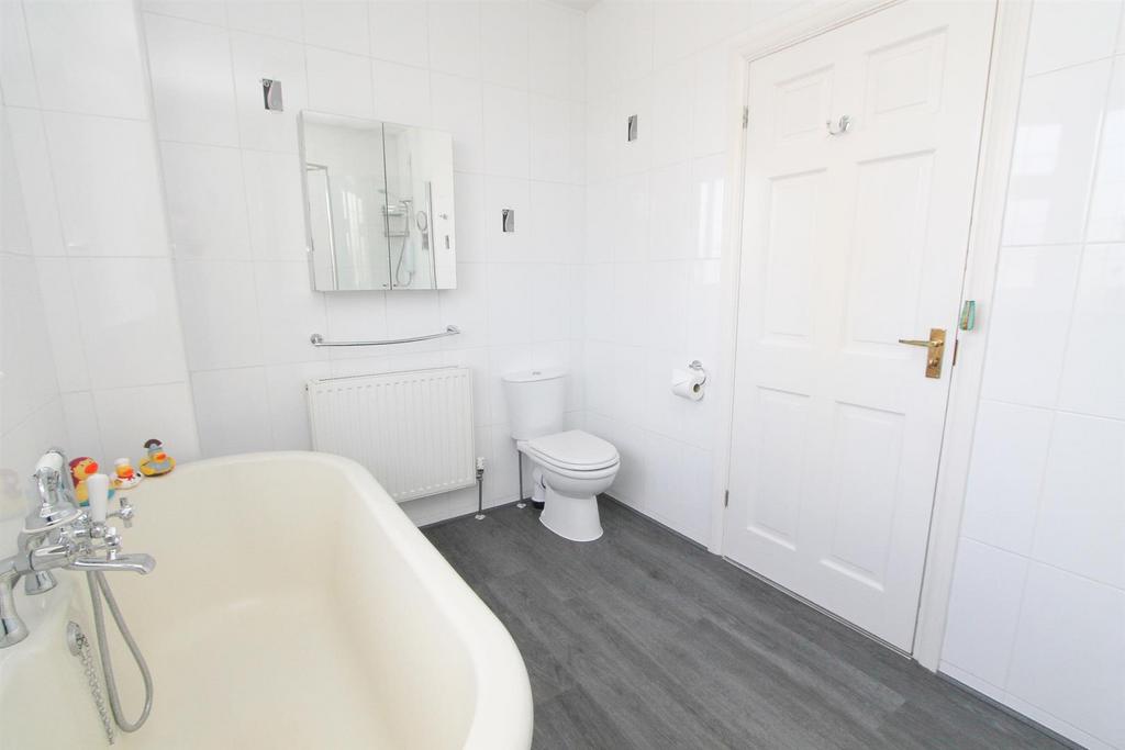 Ensuite b.jpg