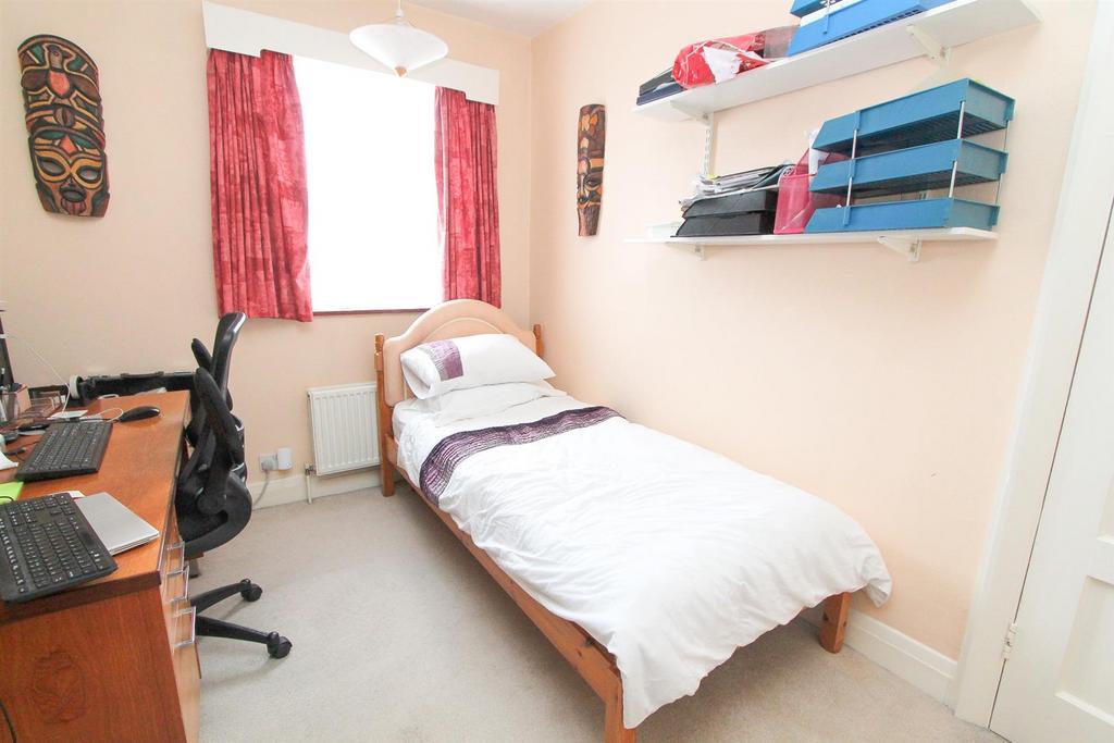 Bed 4.jpg