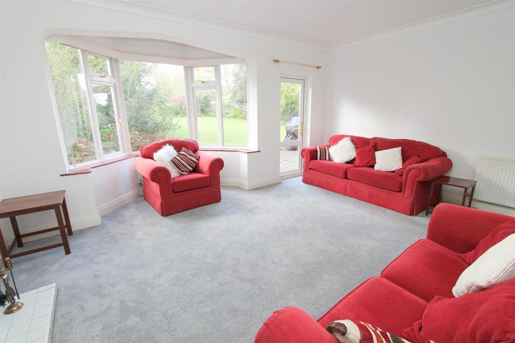 Lounge b.jpg