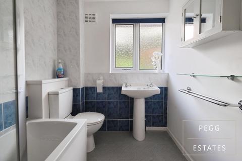 2 bedroom bungalow for sale, Langstone Close, Torquay