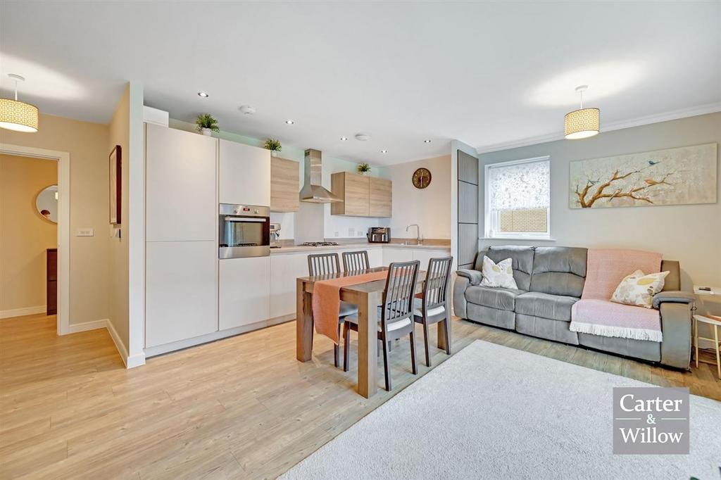 Kitchen / dining