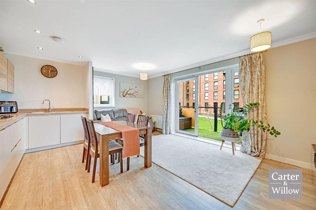 Kitchen / dining