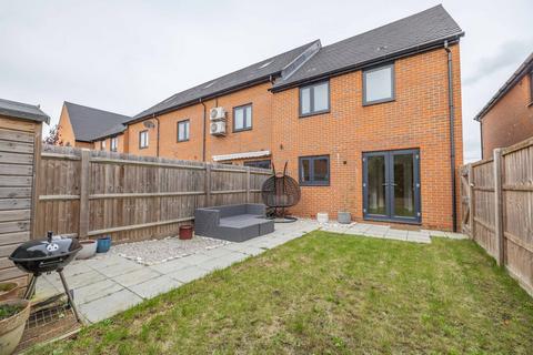 3 bedroom end of terrace house for sale, Weaver Avenue, Faversham, Kent, ME13