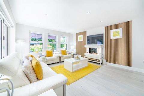 5 bedroom semi-detached house for sale, Greenwood Close, Brunton Woods, NE13