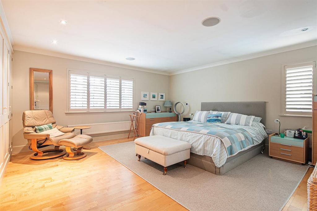 Principal bedroom