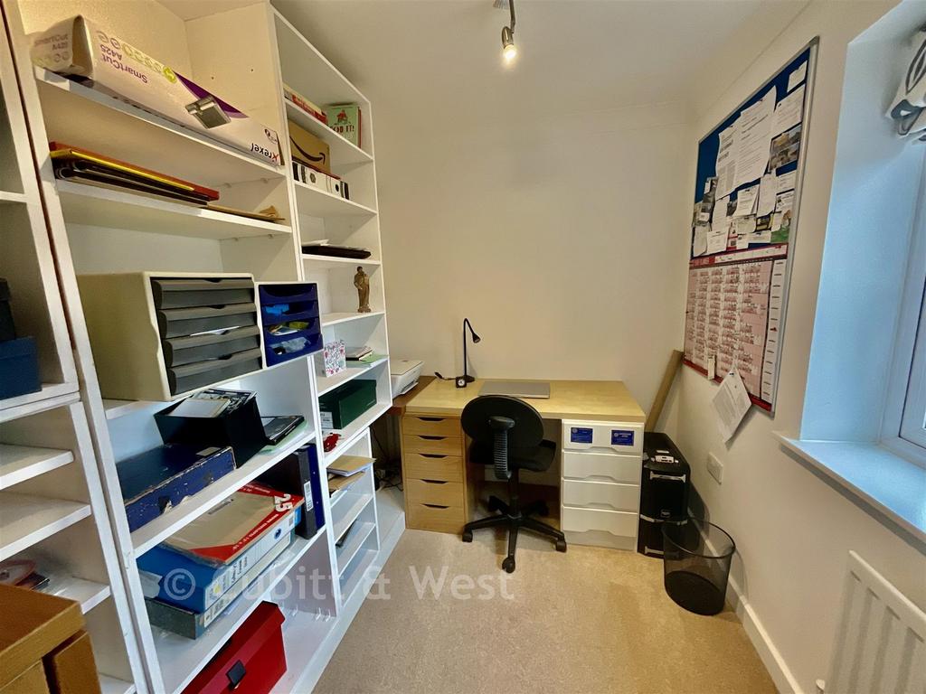 Bedroom 4 / Study
