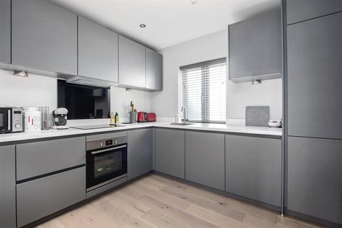 2 bedroom semi-detached house for sale, Vale Road, Guildford GU12