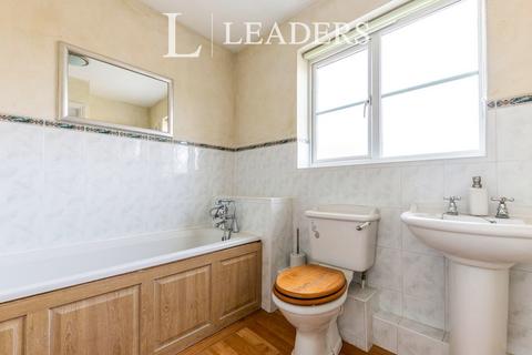 undefined, Oaktree Close, Letchworth Garden City, SG6
