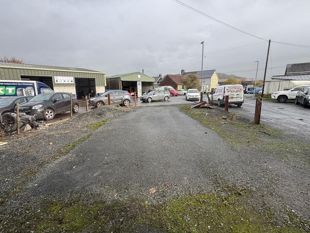 Yard frontage