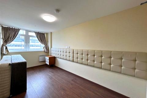 2 bedroom apartment to rent, Trinity Road, Bootle L20