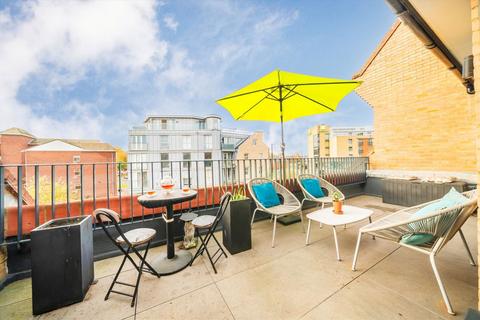 undefined, High Street, Brentford TW8