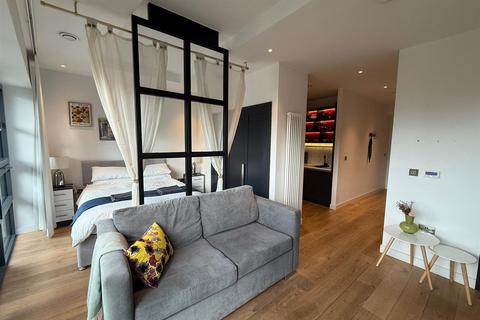 1 bedroom apartment for sale, Lyell Street, London E14