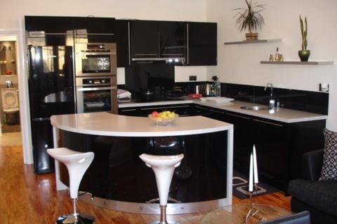2 bedroom flat to rent, First Avenue, Hove BN3