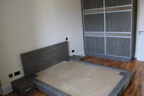 2 bedroom flat to rent, First Avenue, Hove BN3