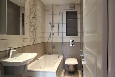 2 bedroom flat to rent, First Avenue, Hove BN3