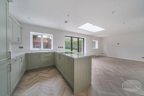 undefined, West Avenue, Farnham, Surrey, GU9