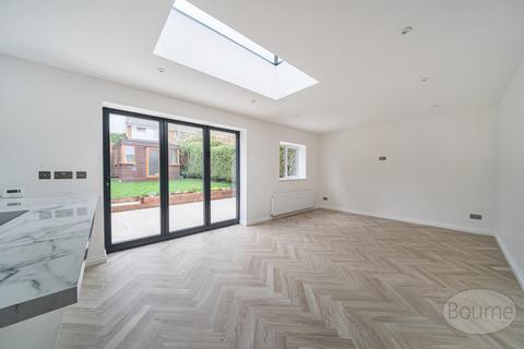 undefined, West Avenue, Farnham, Surrey, GU9