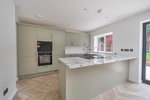 undefined, West Avenue, Farnham, Surrey, GU9