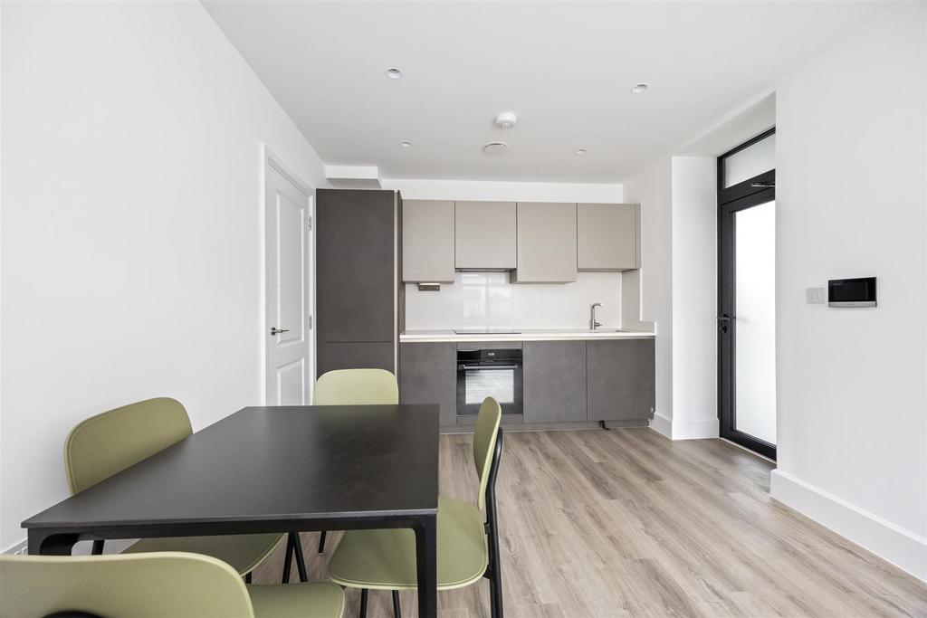 Old Shoreham Road, flat 1-003.JPG