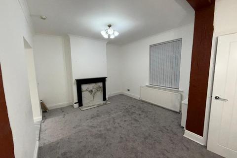 3 bedroom terraced house to rent, Manchester Old Road, Middleton M24
