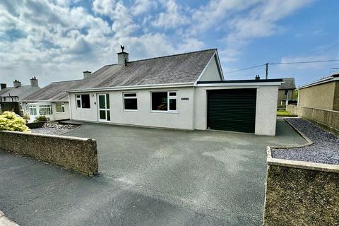 undefined, Ty'n Rhos Estate, Chwilog