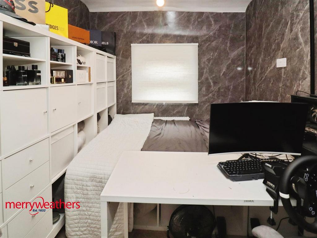 Rear bedroom