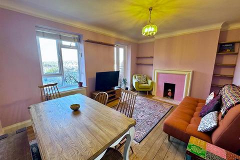 3 bedroom apartment to rent, Rutland Court, New Church Road, Hove