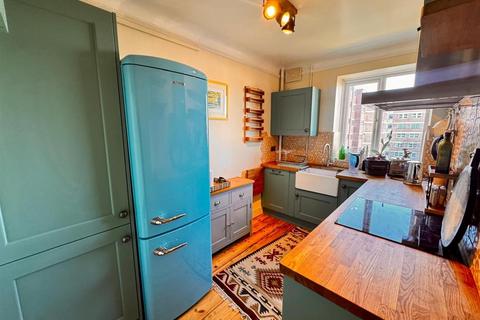 3 bedroom apartment to rent, Rutland Court, New Church Road, Hove