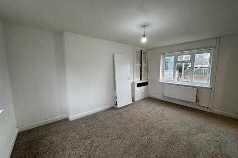 3 bedroom semi-detached house to rent, Tiled House Lane, Brierley Hill