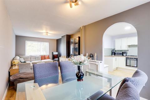 undefined, Chevin Gardens, Top Valley NG5