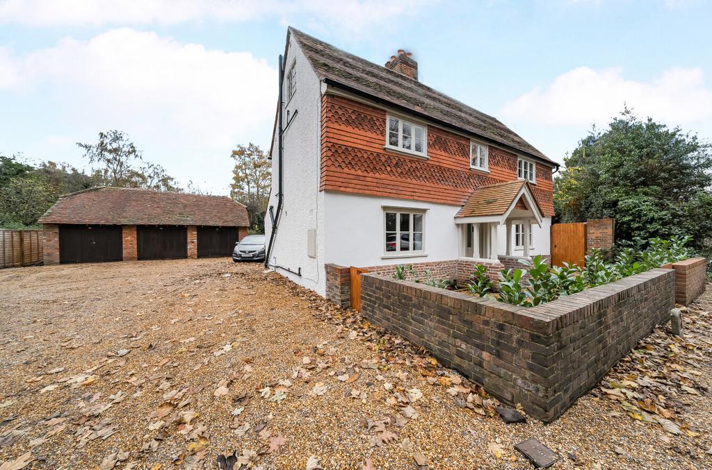 1377031-22-690e04...