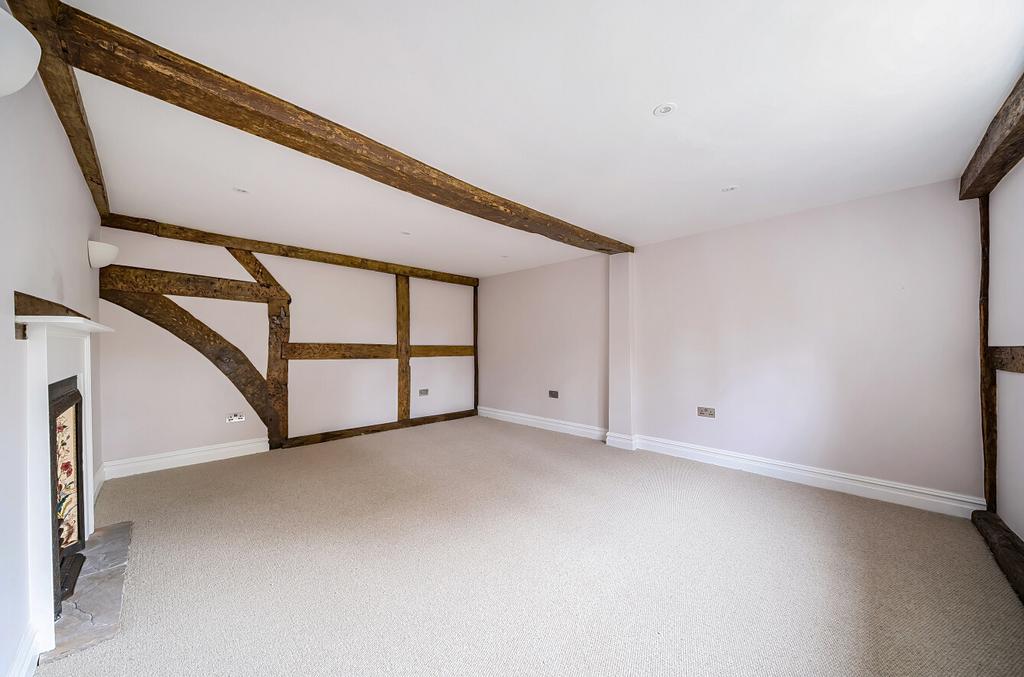 1377031-15-690e04...