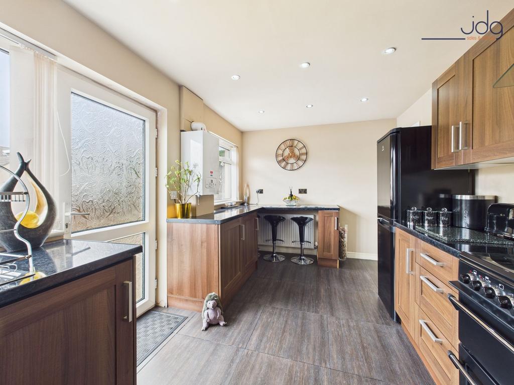Spacious Kitchen with Breakfast Bar
