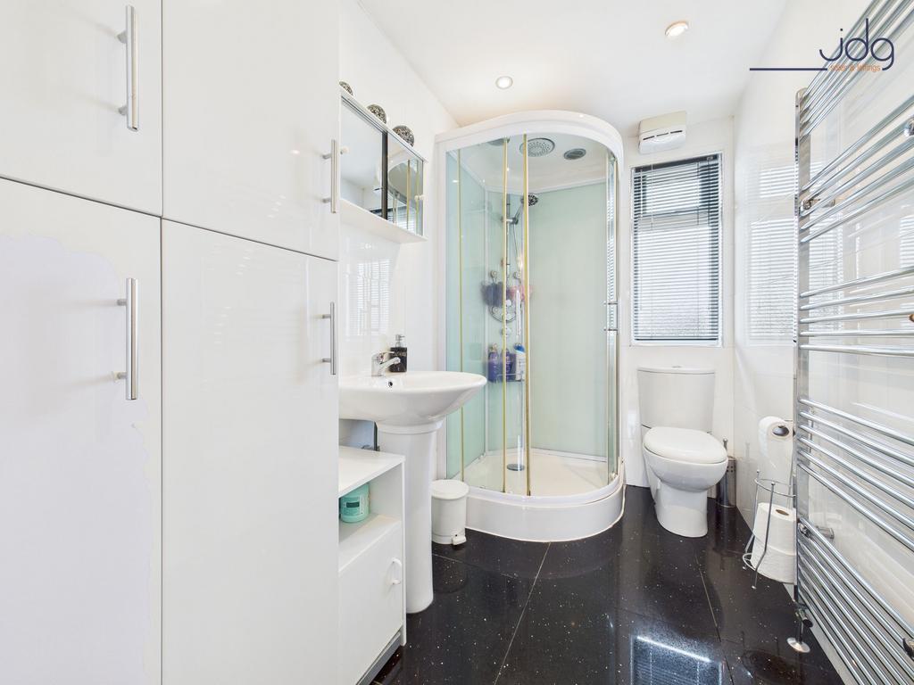 Ensuite
