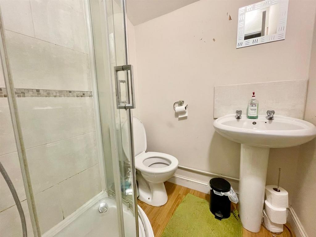 Shower Room.jpg