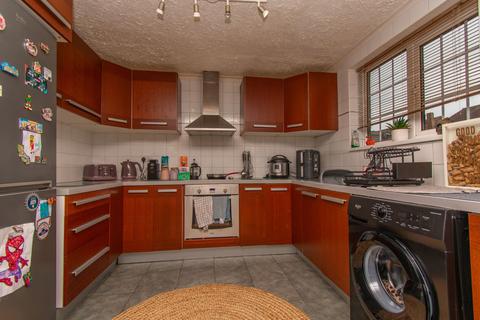 3 bedroom end of terrace house for sale, Hesketh Close, Leicester LE2