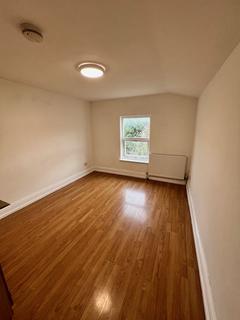 2 bedroom apartment to rent, Scarborough Road, London N4