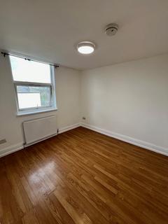 2 bedroom apartment to rent, Scarborough Road, London N4