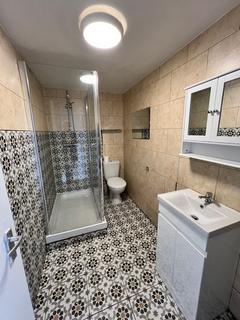 2 bedroom apartment to rent, Scarborough Road, London N4