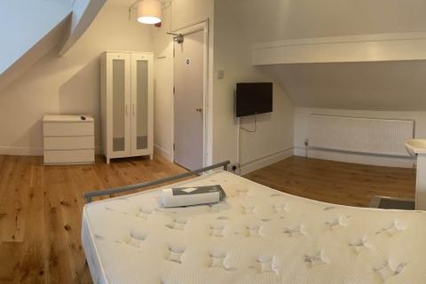 6 bedroom house share to rent, Saint Helen's Road