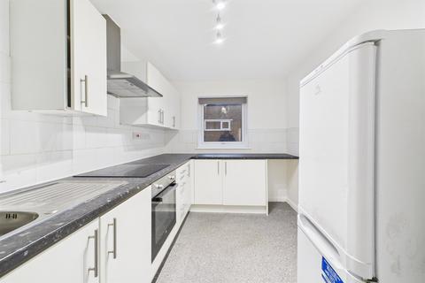 1 bedroom flat to rent, Rochester Court, Avenue Road, London, SE25