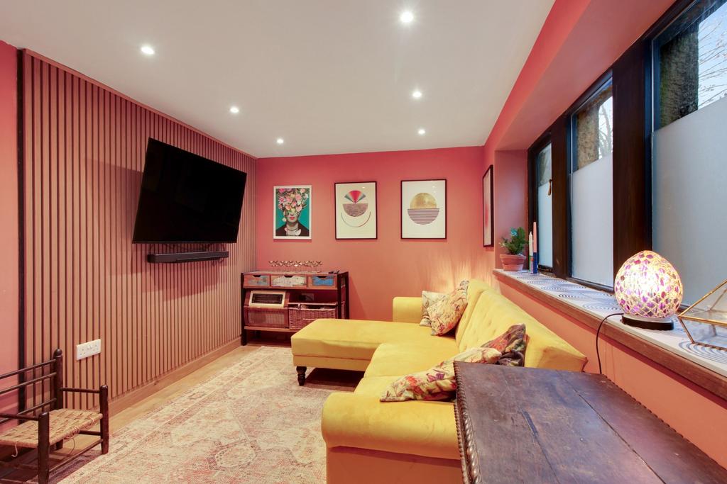 Open-Plan Reception Room