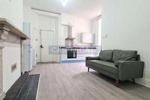Studio to rent, Market Place, Huddersfield Town Centre, HD1