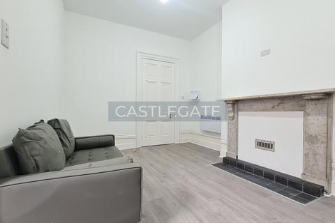 Studio to rent, Market Place, Huddersfield Town Centre, HD1